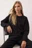 Trendyolmilla Siyah Taş Akseusar Detaylı Bisiklet Yaka Regular Crop Örme Sweatshirt TWOAW26SW00090