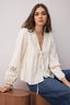 Ekru Dantelli Bağlamalı V Yaka Dokuma Bluz TWOAW26BZ00053