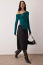 Zümrüt Yeşili Asimetrik Yaka Aksesuar Detaylı Fitted Açık Omuzlu Örme Bluz TWOAW26BZ00121