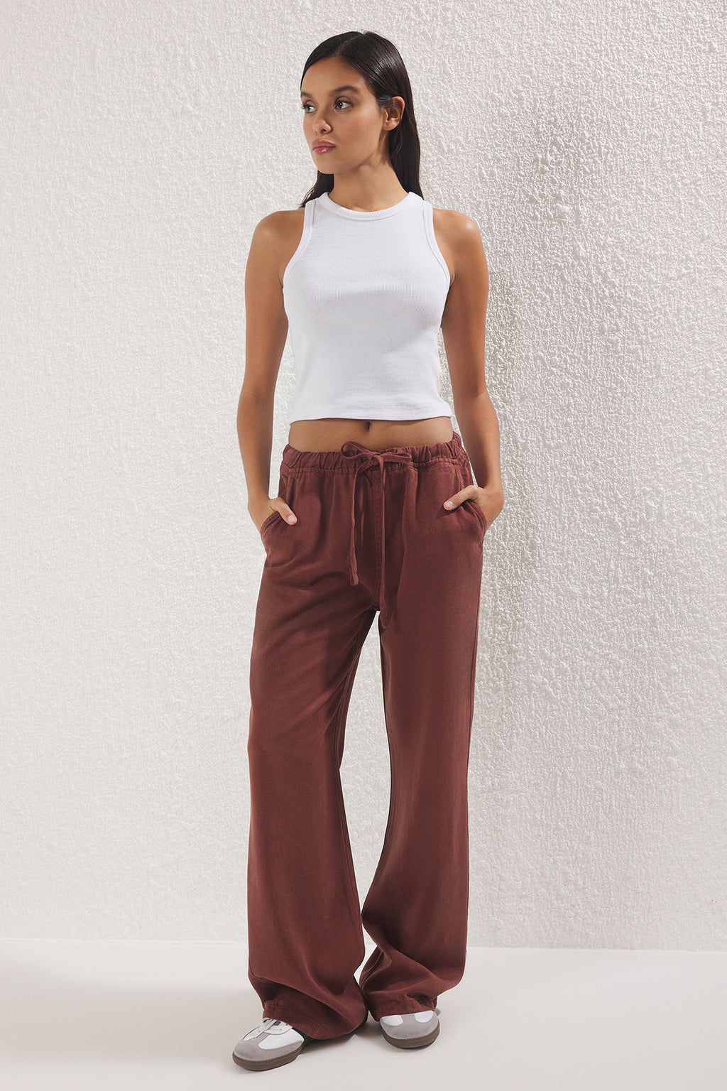 Trendyolmilla Bej More Sustainable %100 Tencel™ Beli Lastikli Yüksek Bel Jeans TWOSS24JE00203