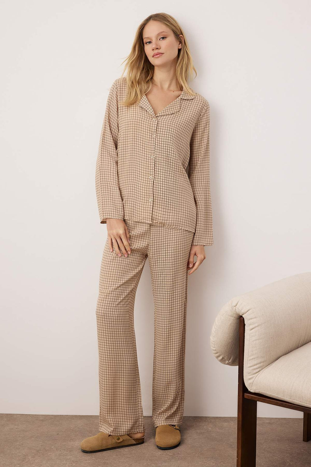 Trendyolmilla Mavi Ekoseli Viskon Dokuma Pijama Takımı THMAW26PT00066