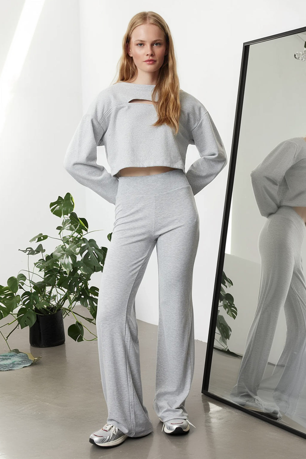 Trendyolmilla Kahverengi Wide Leg/İspanyol Paça Yüksek Bel İnterlok Esnek Örme Pantolon TWOAW25PL00006