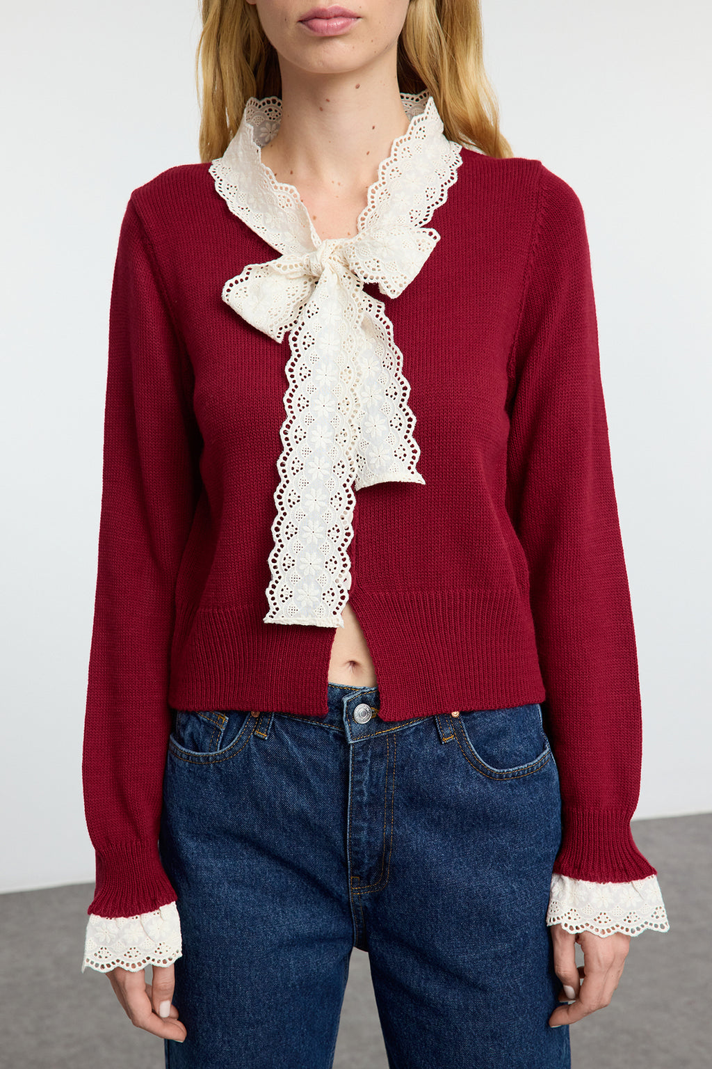 Trendyolmilla Bordo Crop Dantel Garnili Renk Bloklu Triko Hırka TWOAW25HI00251