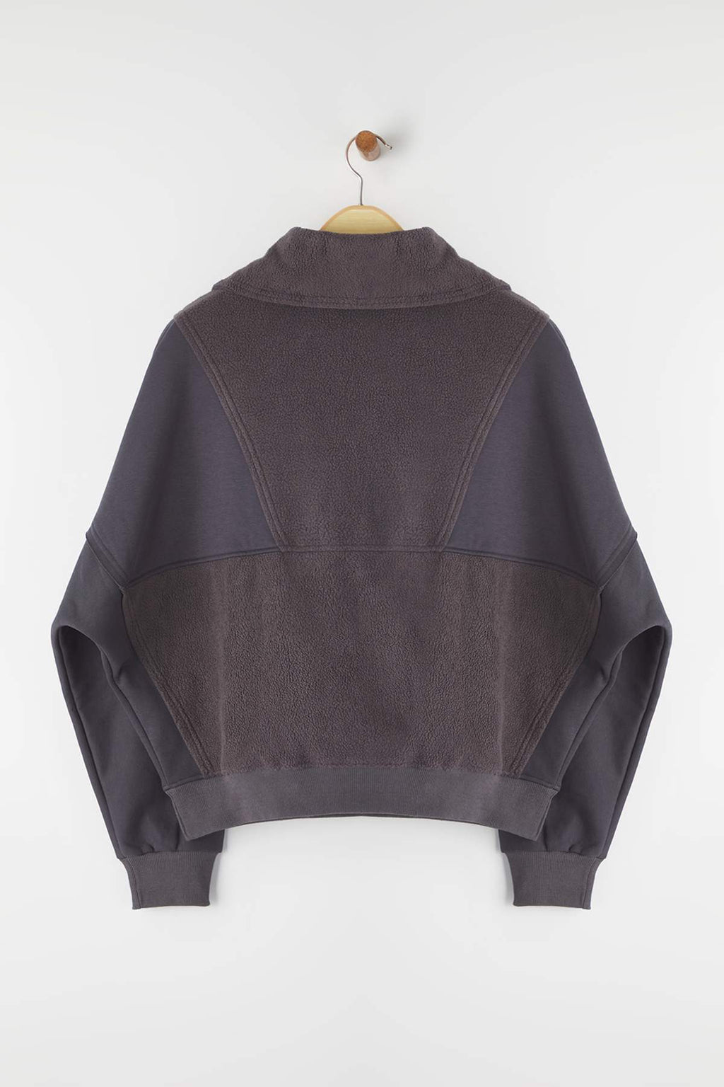 Trendyolmilla Ekru Regular/Normal Kalıp Polar Fermuarlı Cep Detaylı Kalın Örme Sweatshirt TWOAW26SW00009
