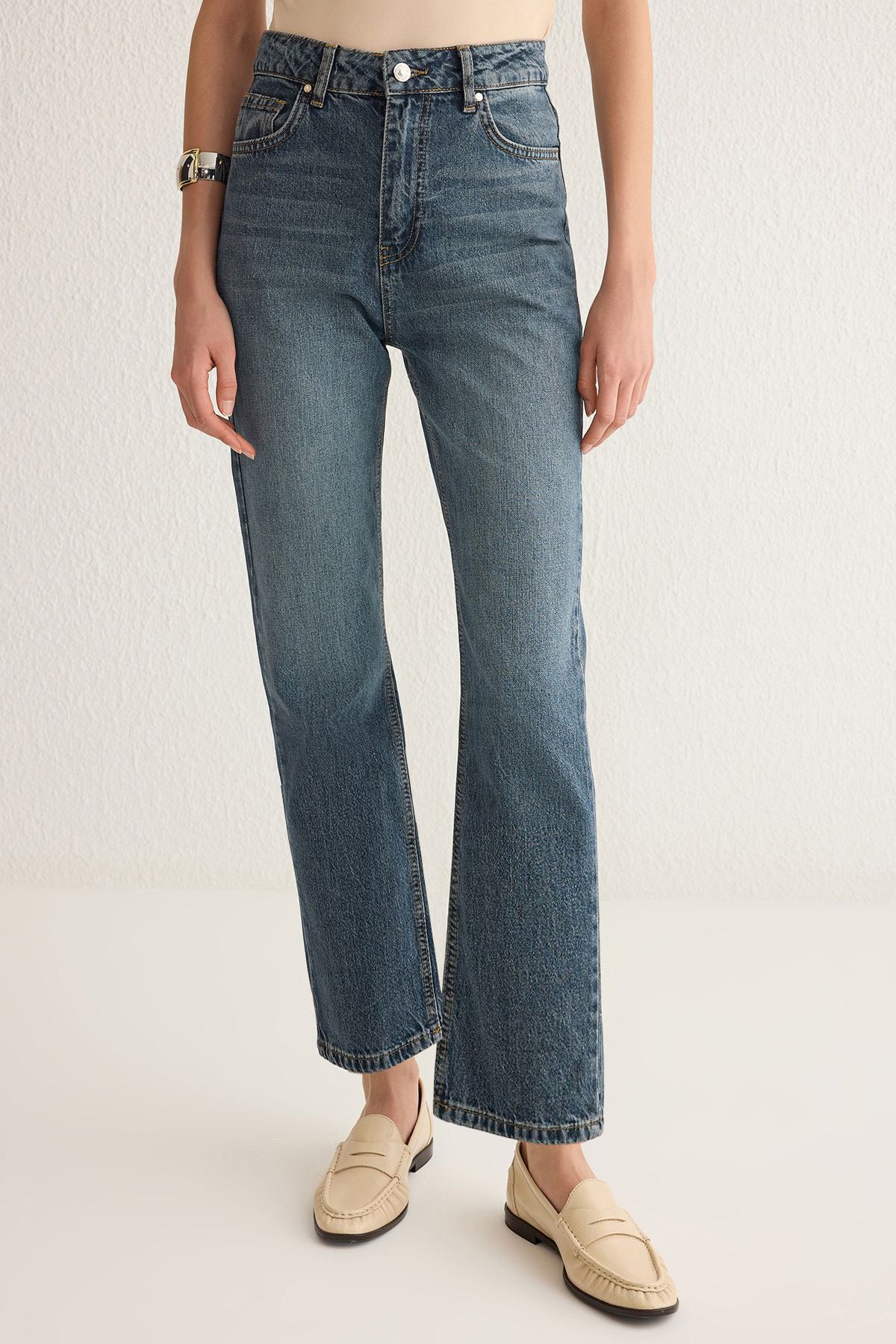Trendyolmilla Açık Mavi  Yüksek Bel Straight Jeans TWOSS25JE00106