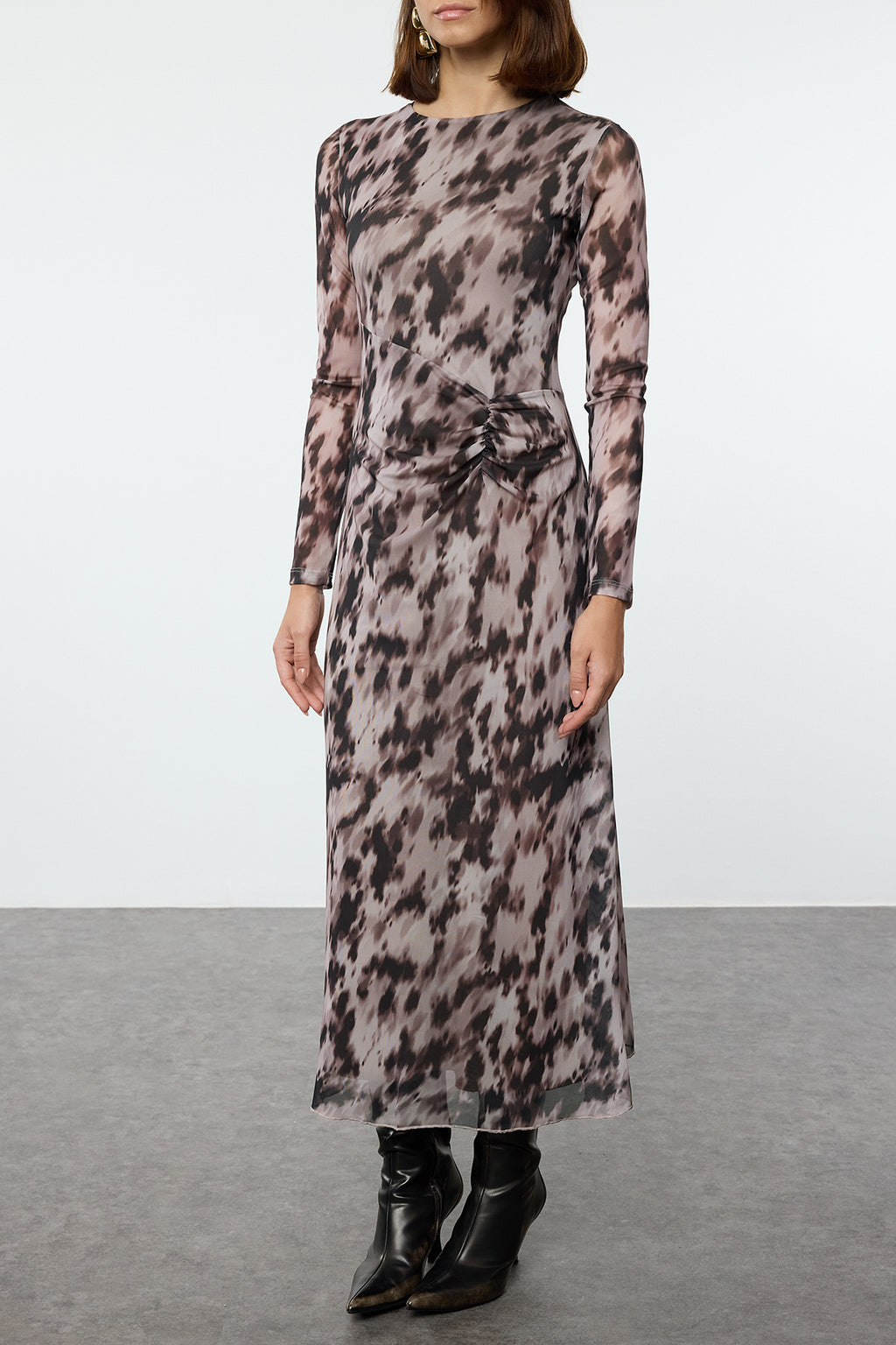Trendyolmilla Kahverengi Baskılı Büzgü / Drape Maxi Örme Elbise TWOAW25EL00408