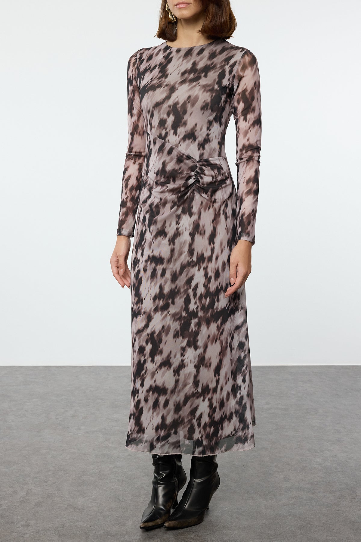 Trendyolmilla Kahverengi Baskılı Büzgü / Drape Maxi Örme Elbise TWOAW25EL00408