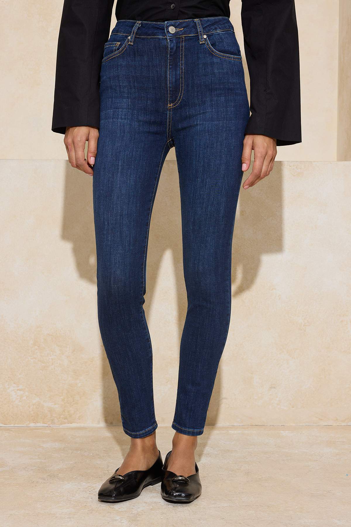 Trendyolmilla Açık Mavi Şekillendiren Etki Yüksek Bel Esnek Skinny Jeans TWOAW24JE00070