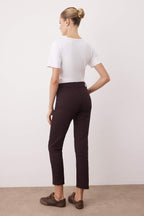 Trendyolmilla Kahverengi Yüksek Bel Paçası Kesikli Comfort/Esnek YENİ Mom Jeans TWOAW26JE00026