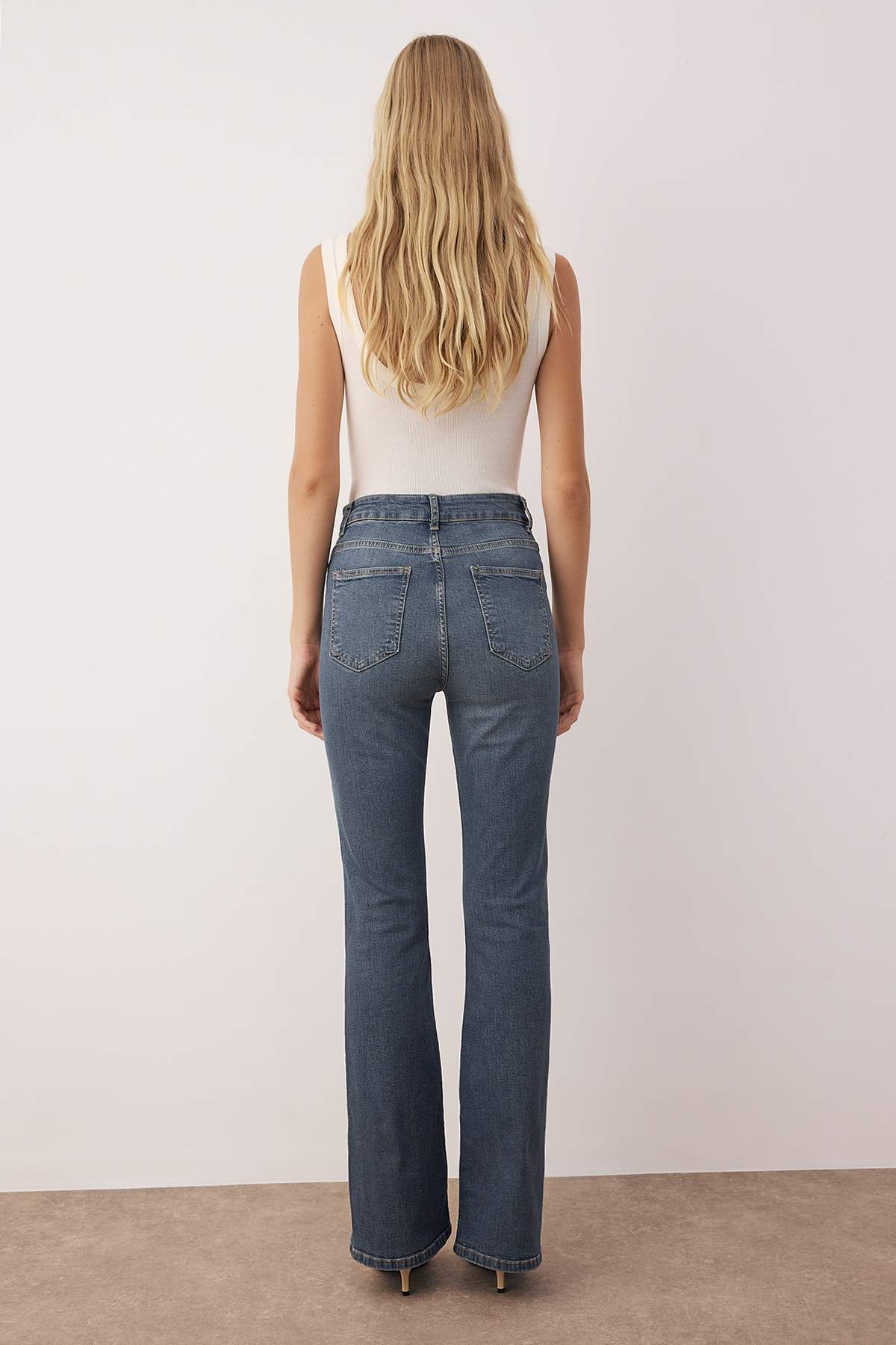 Trendyolmilla Mavi*002 Süper Yüksek Bel Comfort/Esnek Flare Jeans TWOSS23JE00064