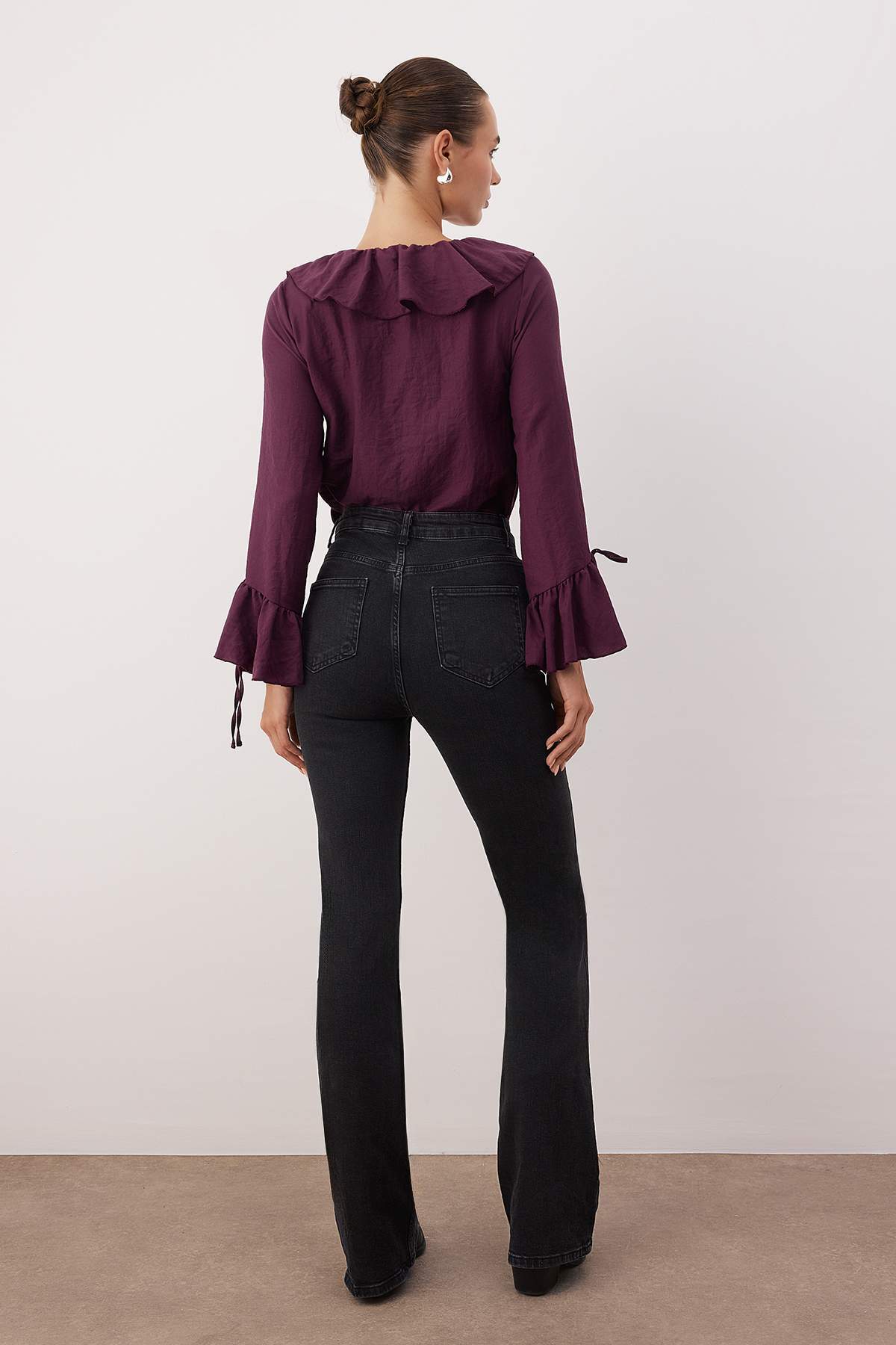 Trendyolmilla Antrasit Yüksek Bel Comfort/Esnek Flare Jeans TWOAW25JE00096