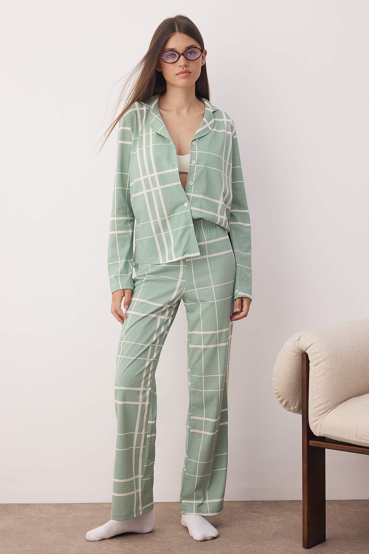 Trendyolmilla Yeşil-Çok Renkli Panda Desenli Örme Pijama Takımı THMAW26PT00049