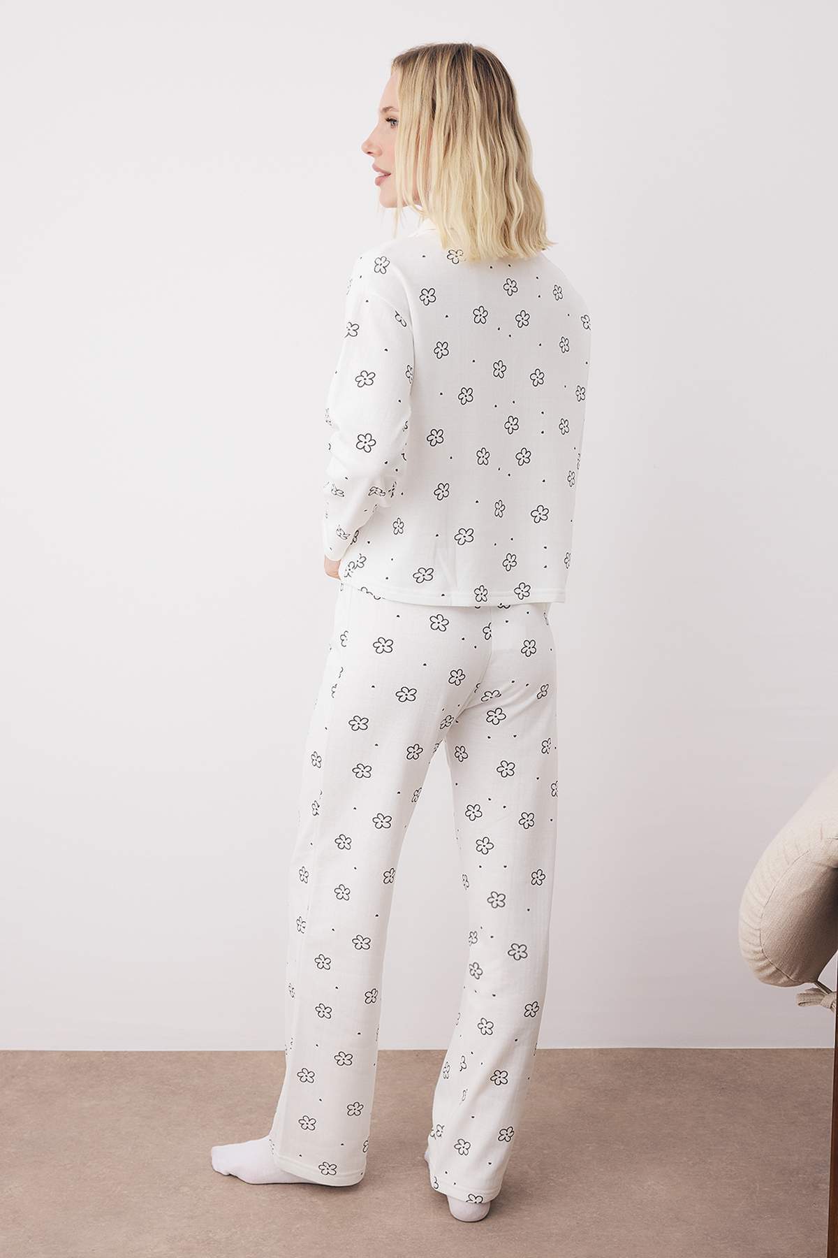 Trendyolmilla Gri Pamuklu Bulutlu Cep Detaylı Örme Pijama Takımı THMAW25PT00227