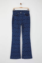Özel Koleksiyon Koyu Mavi Lazer Baskılı Yüksek Bel İspanyol Paça Comfort Flare Jeans TWOAW26JE00033