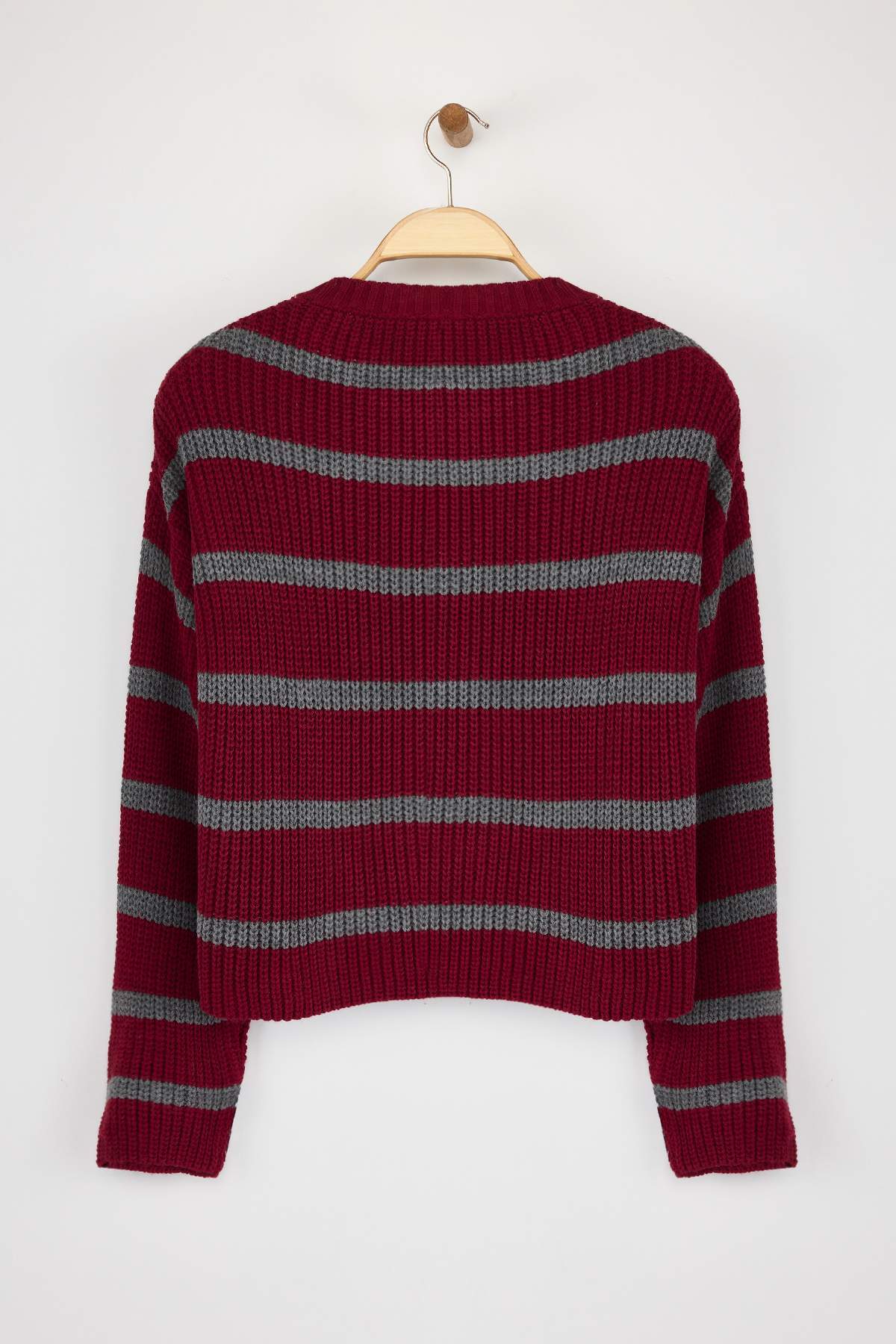 Trendyolmilla Bordo Crop Basic Geniş Kalıp Çizgili Triko Kazak TWOAW23KZ00390