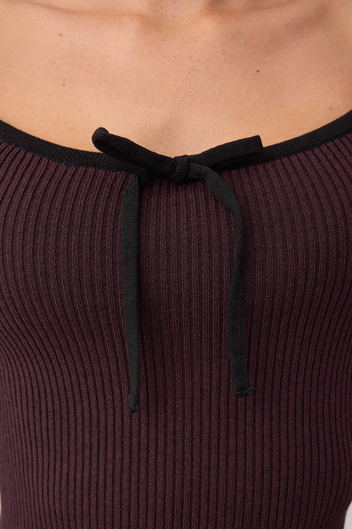 Trendyolmilla Bordo Merserize Görünümlü Premium İplik/Özel İplik Kurdele/Fiyonk Detaylı Triko Kazak TWOAW25KZ00207