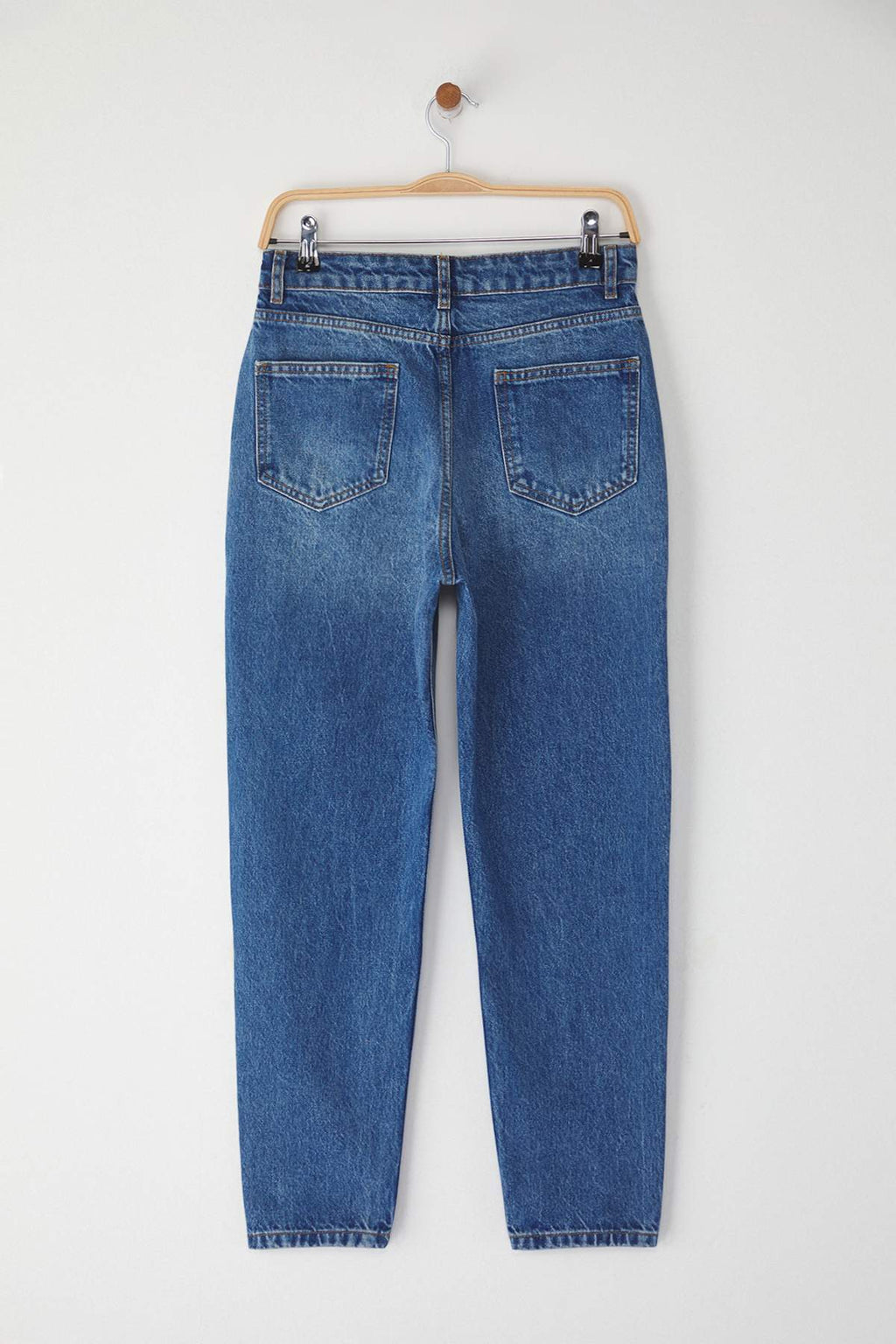 Trendyolmilla Koyu Mavi Yüksek Bel Mom %100 Pamuk Non-Stretch Jeans TWOSS25JE00277