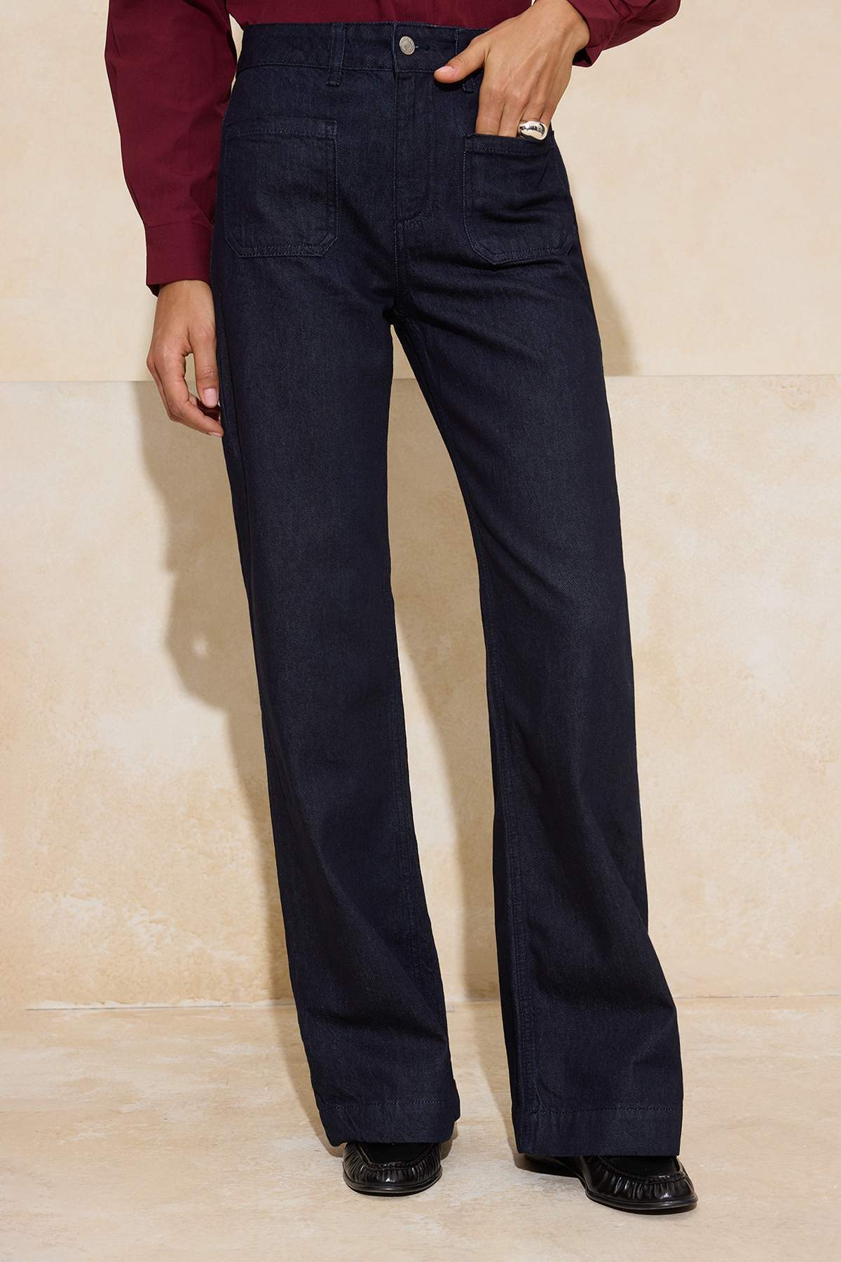 Trendyolmilla Lacivert Yüksek Bel Cep Detaylı Raw Wide Leg Jeans TWOAW26JE00231