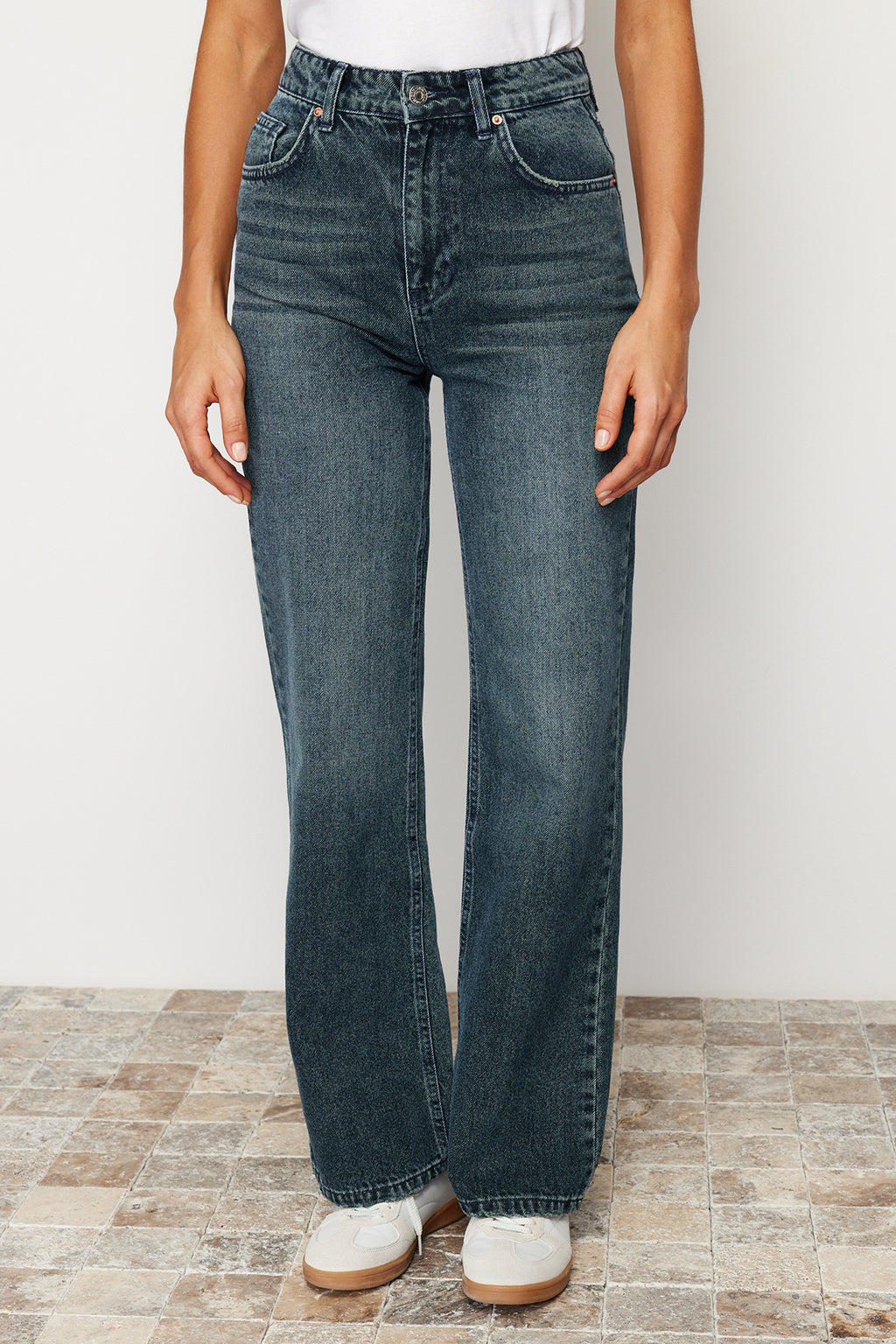 Trendyolmilla Ekru Yüksek Bel Wide Leg Jeans TWOSS24JE00080