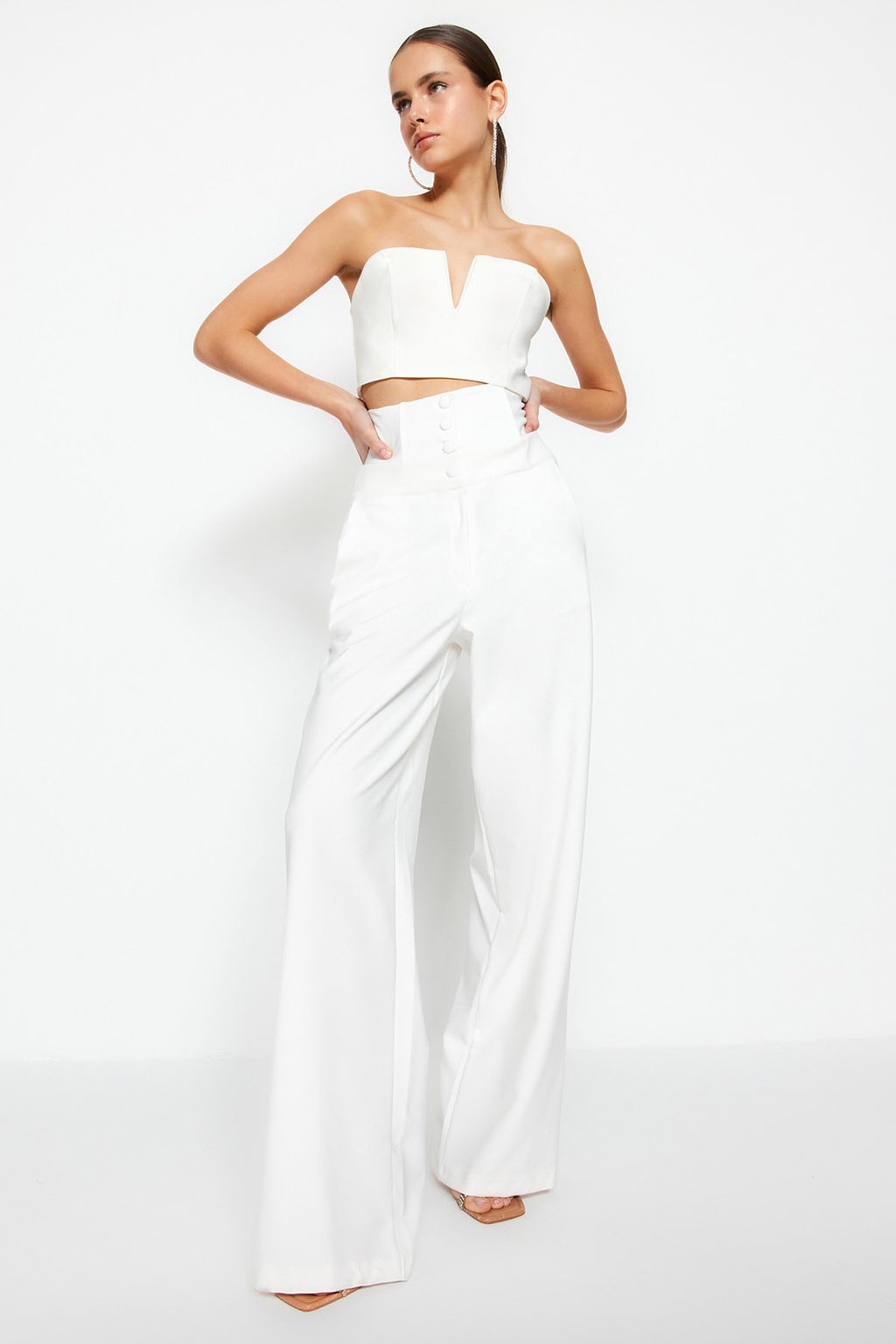 Trendyolmilla Ekru Korse Detaylı Dokuma Pantolon TPRSS23PL00033