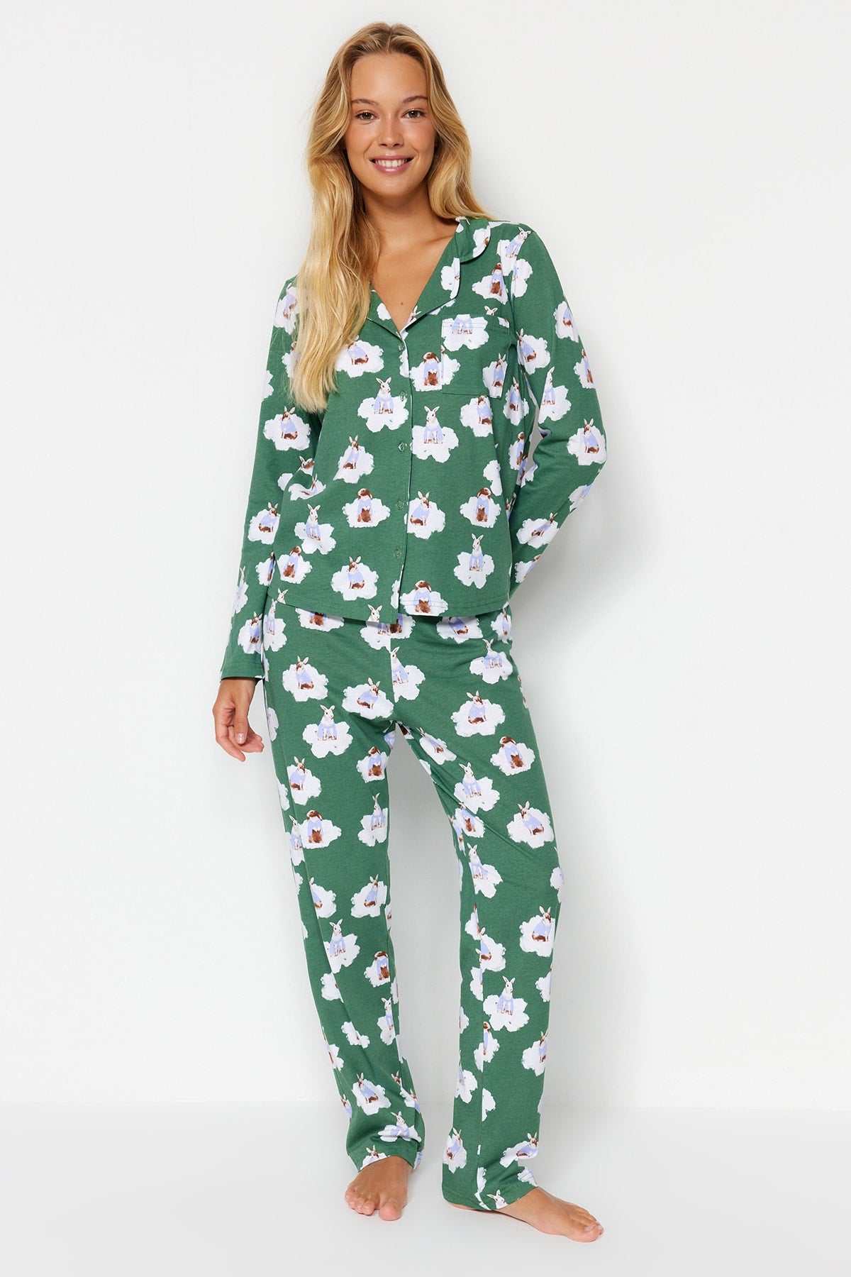 Trendyolmilla Koyu Yeşil %100 Pamuklu Tavşan Desenli Gömlek-Pantolon Örme Pijama Takımı THMAW24PT00002
