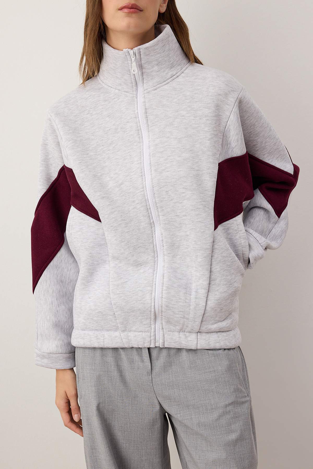 Trendyolmilla Kar Melanj Fermuarlı Dikiş Detaylı Dik Yaka Bomber Örme Sweatshirt TWOAW26SW00037