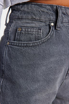 Trendyolmilla Beyaz Yüksek Bel Mom %100 Pamuk Non-Stretch Jeans TWOAW24JE00076
