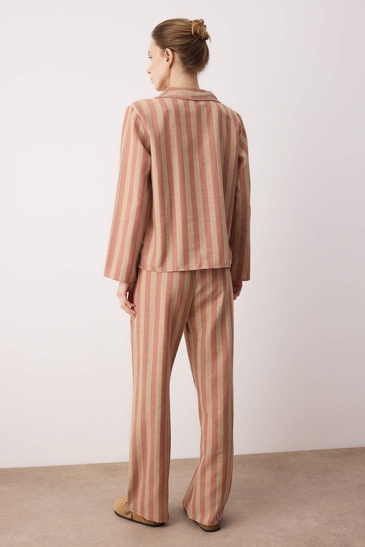 Trendyolmilla Lila-Çok Renkli Pamuklu Kalın/Kışlık Ekoseli Flanel Dokuma Pijama Takımı THMAW26PT00196