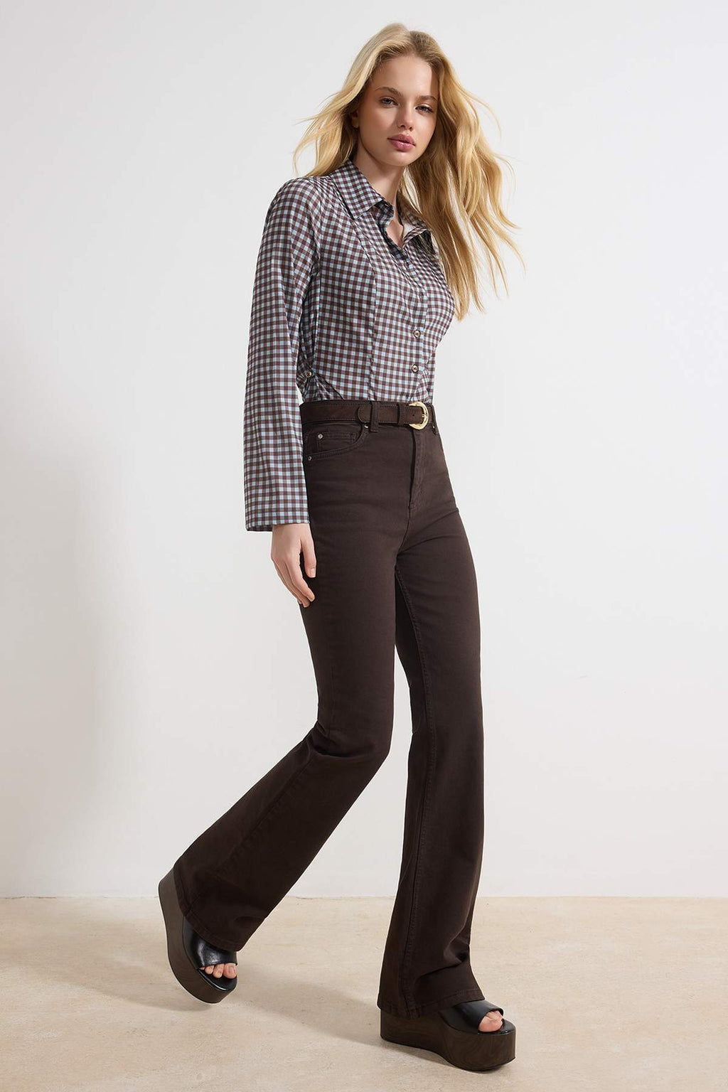 Trendyolmilla Mavi Yüksek Bel Comfort/Esnek Flare İspanyol Paça Jeans TWOSS25JE00101