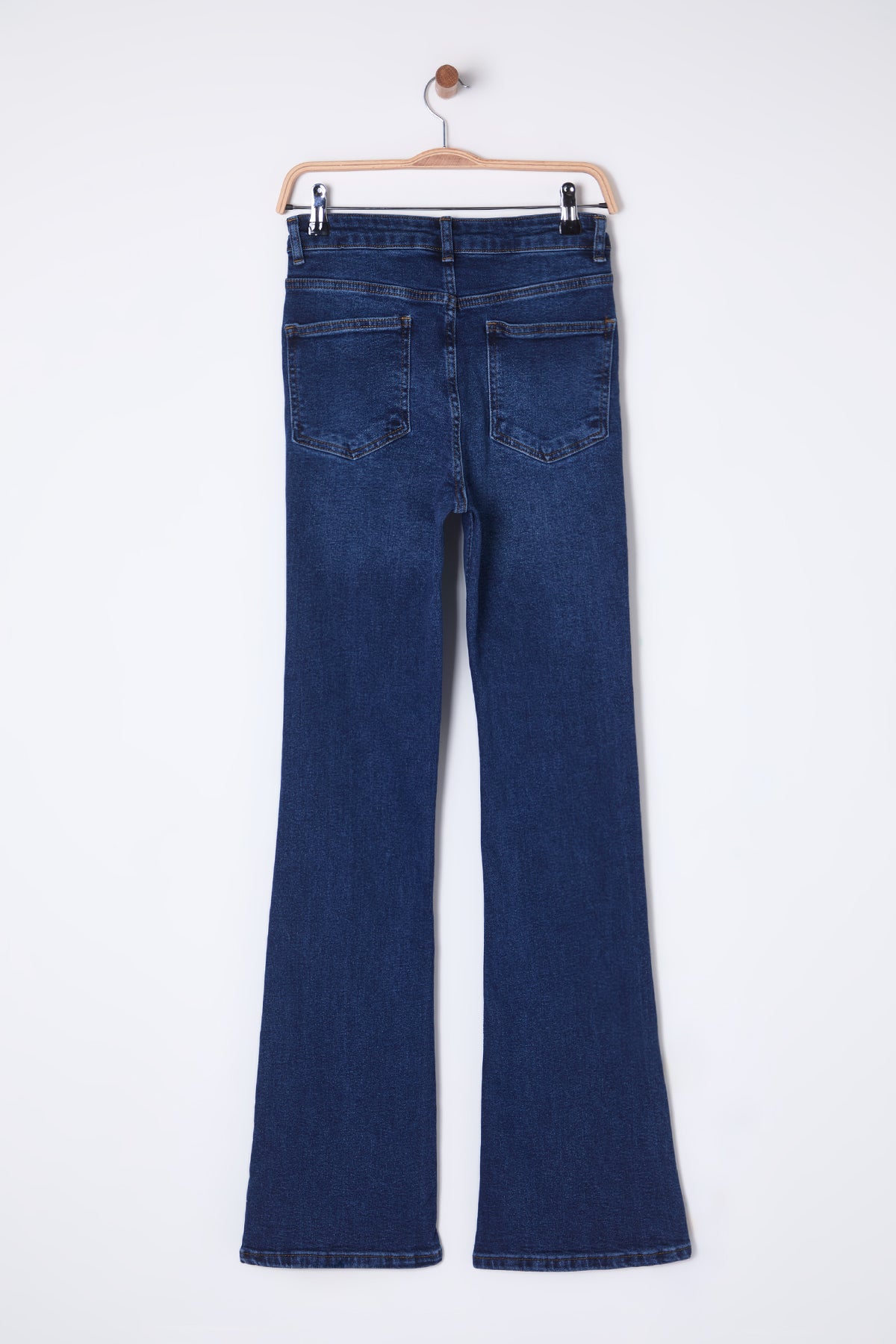 Trendyolmilla Koyu Mavi Yüksek Bel Comfort/Esnek Flare İspanyol Paça Jeans TWOSS25JE00110