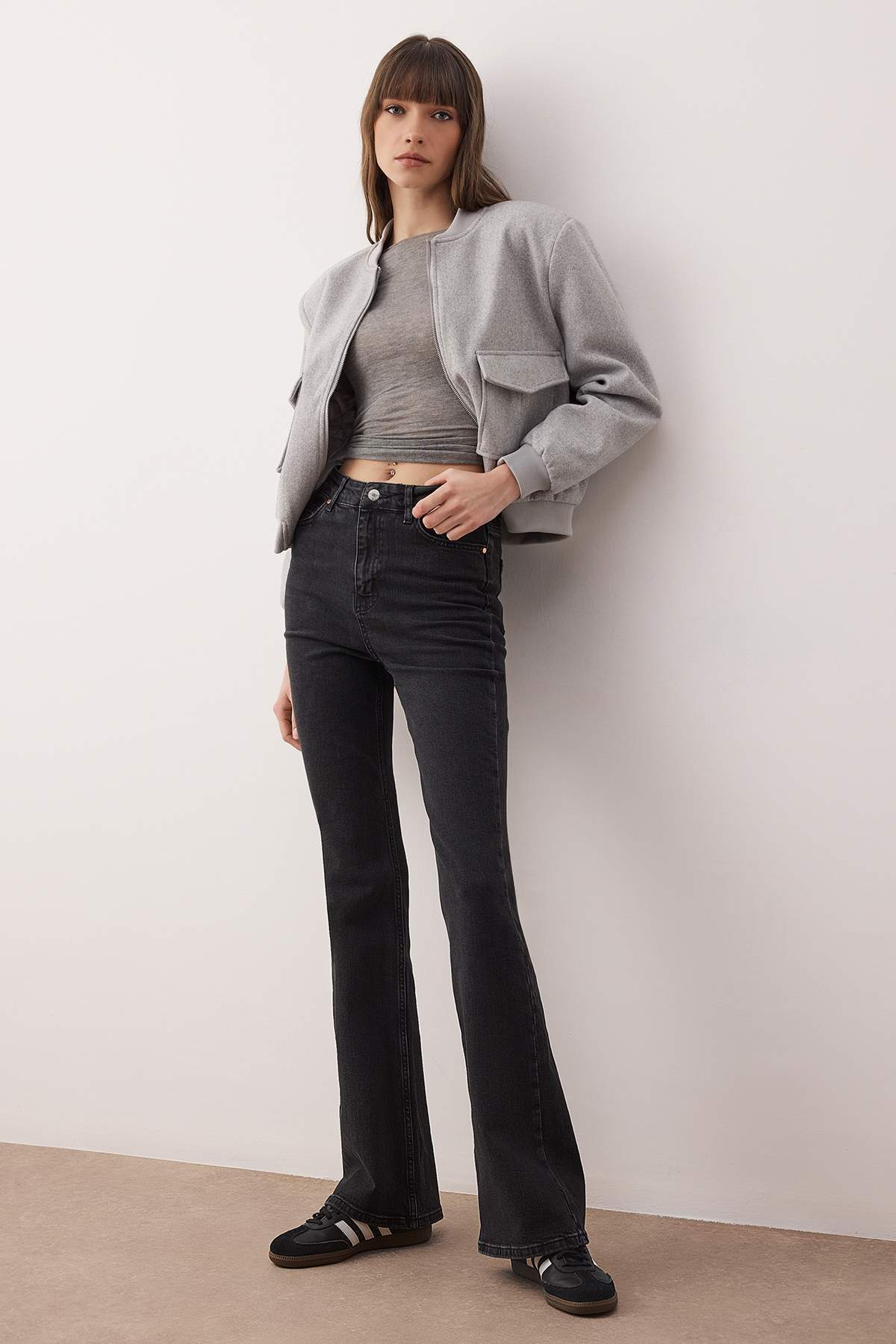 Trendyolmilla Antrasit Yüksek Bel Comfort/Esnek Flare Jeans TWOAW25JE00096
