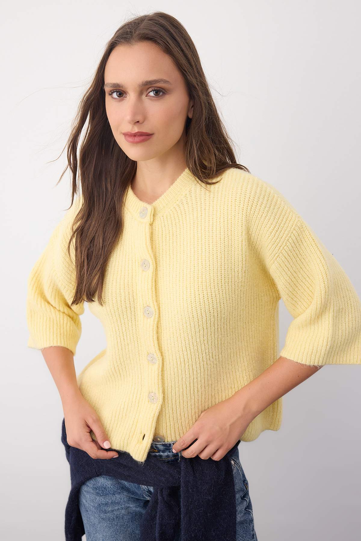 Trendyolmilla Wardrobe Essentials Vizon Yumuşak Dokulu Geniş Kalıp Kısa Kol Basic Triko Hırka | TWOAW26HI00251