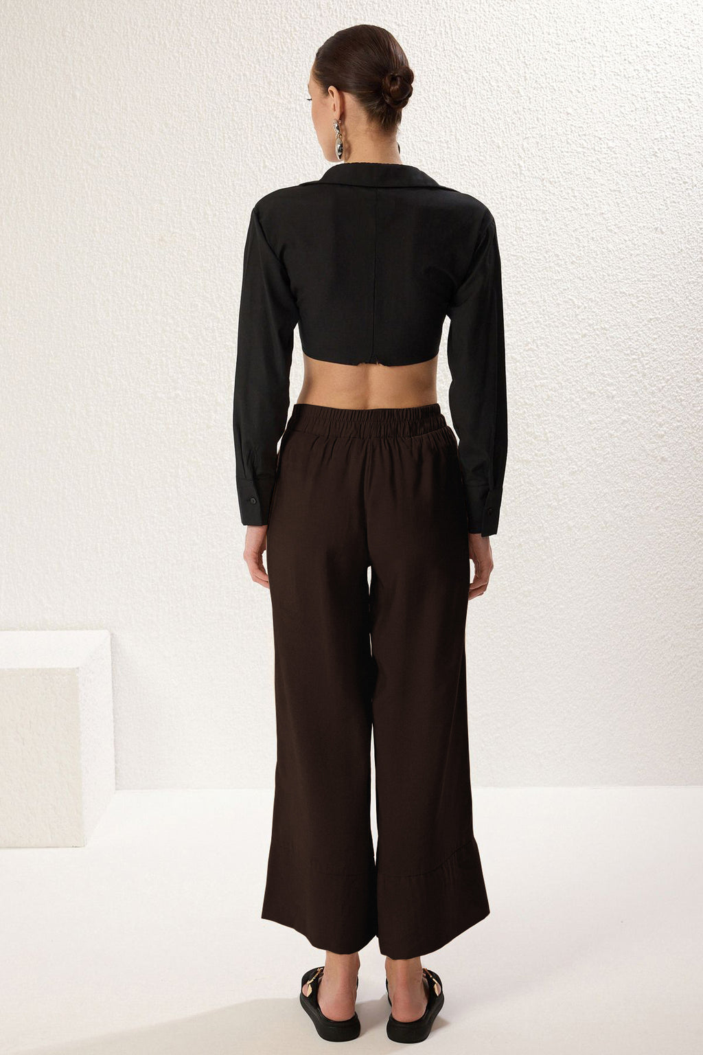 Trendyolmilla Vizon Modal Cep Detaylı Wide Leg/Geniş Paça Pileli Dokuma Pantolon TWOSS25PL00081 Palazzo