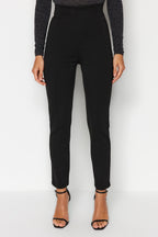 Siyah Toparlayıcı Yüksek Bel Nervürlü Beli Lastikli Slim Fit Kalın Örme Pantolon TWOAW24PL00114