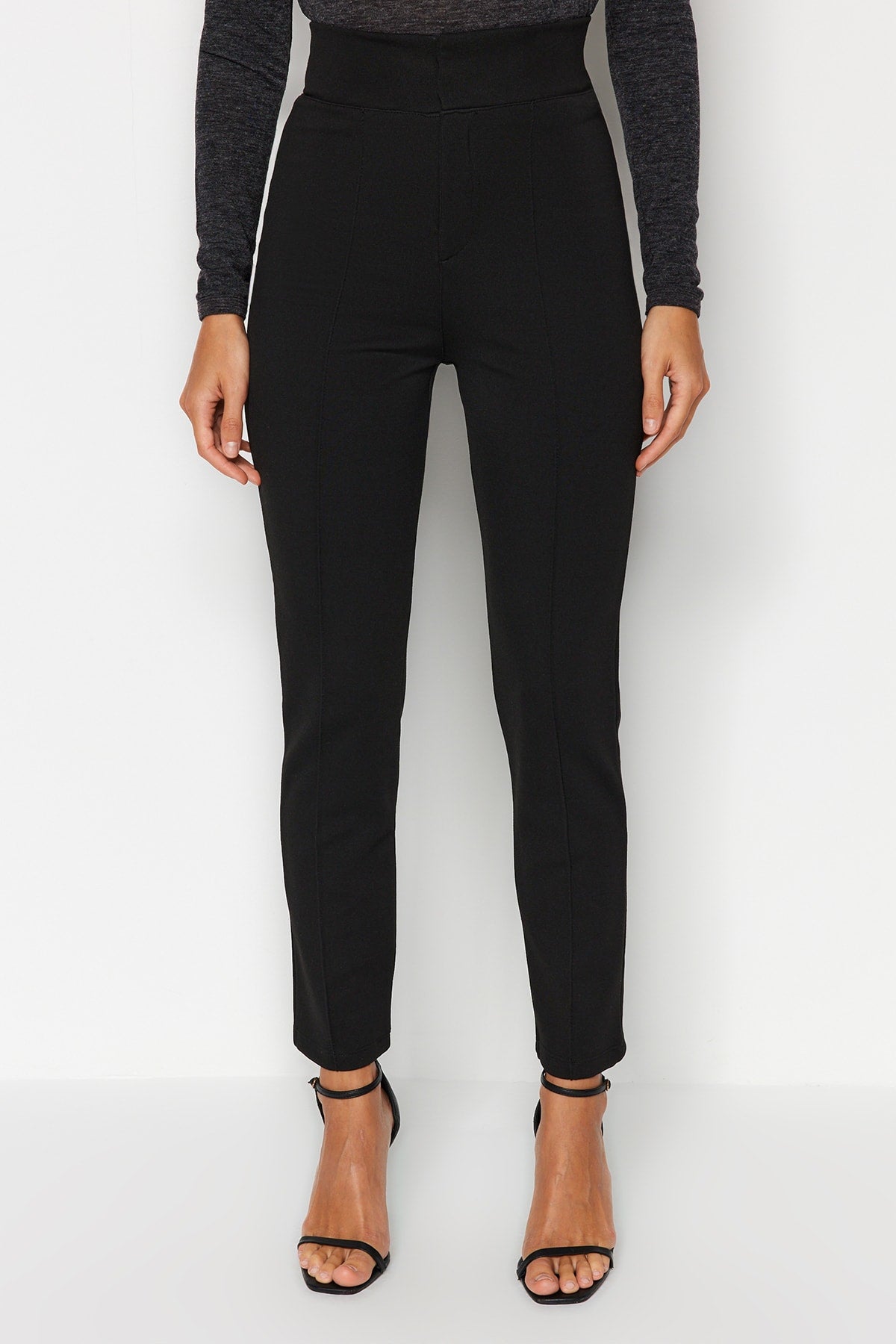 Siyah Toparlayıcı Yüksek Bel Nervürlü Beli Lastikli Slim Fit Kalın Örme Pantolon TWOAW24PL00114