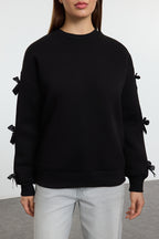 Trendyolmilla Siyah Fiyonk Detaylı Oversize/Geniş Kalıp Kalın İçi Polarlı Örme Sweatshirt TWOAW25SW00249