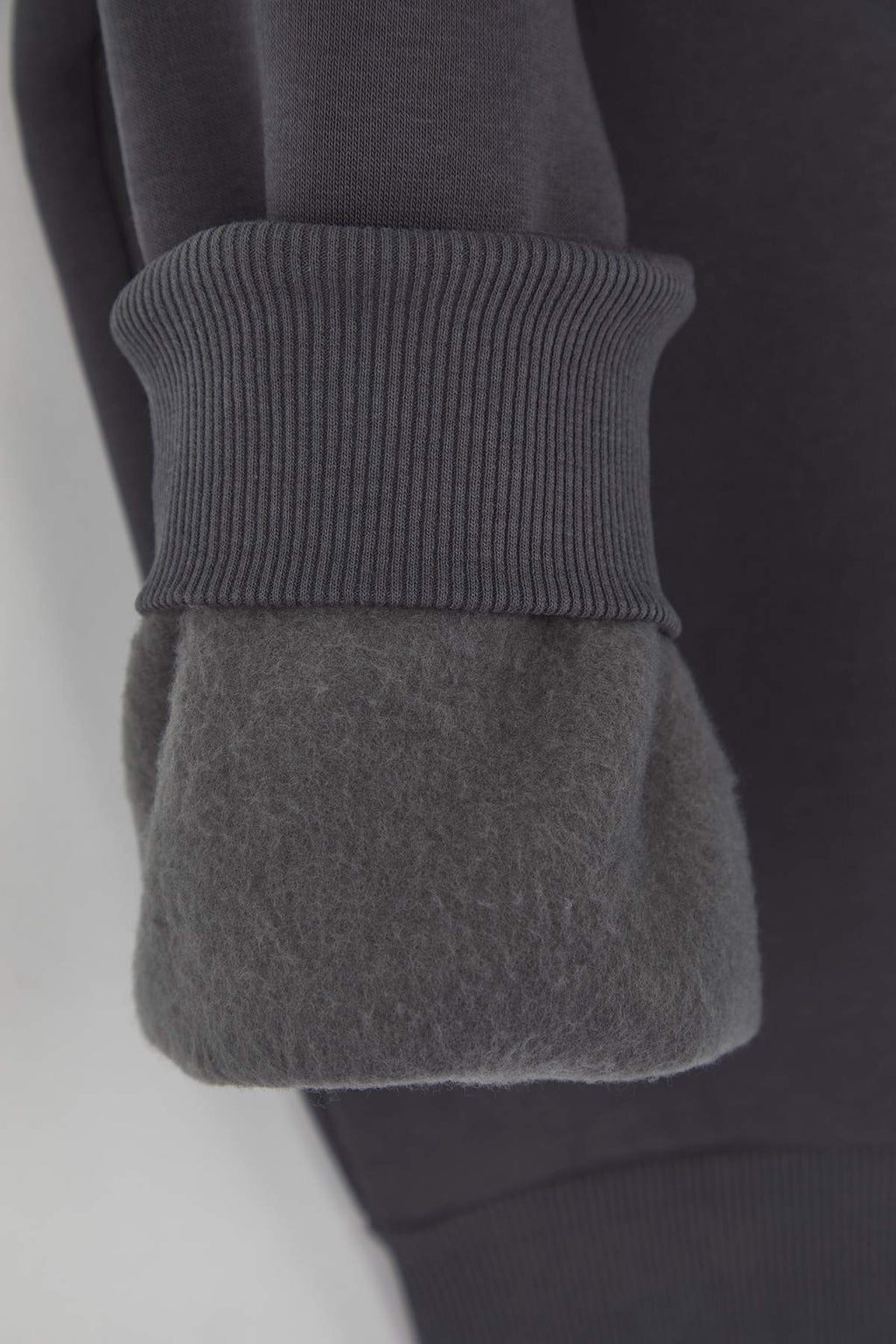 Trendyolmilla Siyah Animal Nakışlı Regular/Normal Kalıp Kalın İçi Polarlı Örme Sweatshirt TWOAW24SW00196