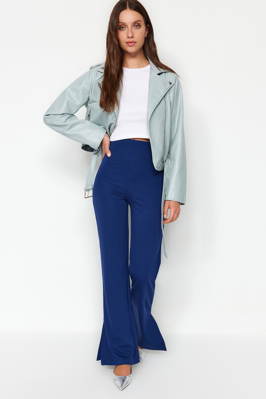 Trendyolmilla Haki Yanları Yırtmaçlı Flare/İspanyol Paça Yüksek Bel Örme Pantolon TWOSS23PL00134