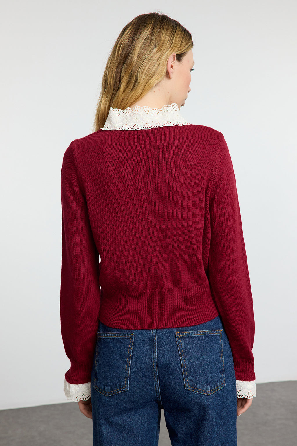 Trendyolmilla Bordo Crop Dantel Garnili Renk Bloklu Triko Hırka TWOAW25HI00251