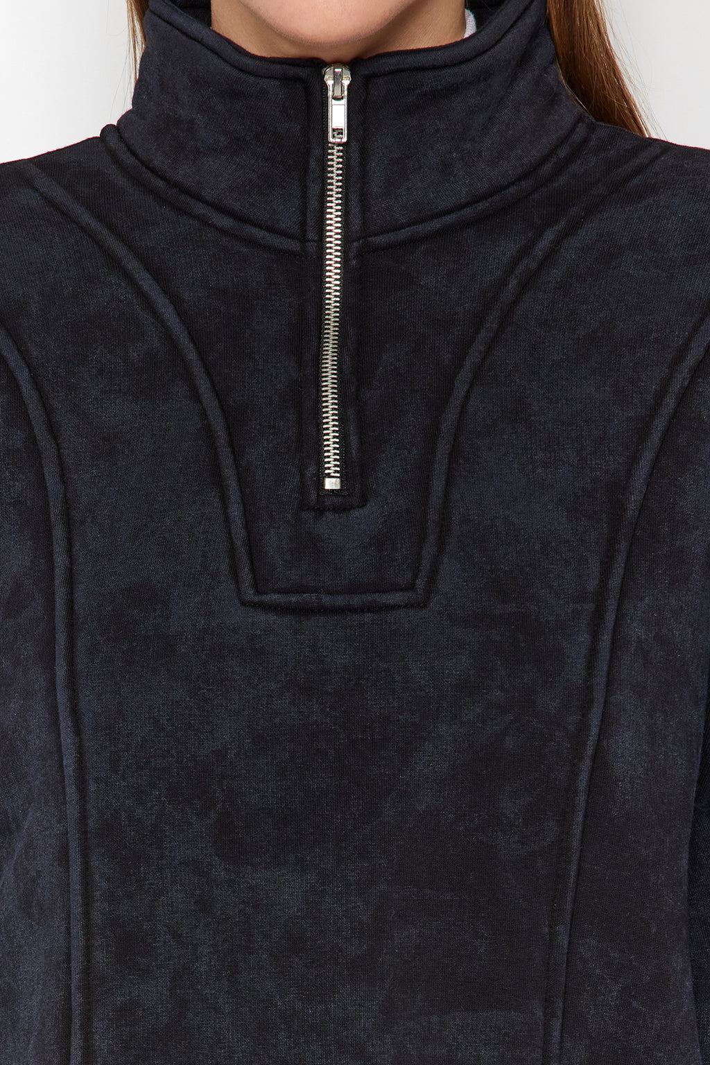 Antrasit Eskitme/Soluk Efektli Rahat Kesim Crop Kalın İçi Polarlı Örme Sweatshirt TWOAW24SW00243