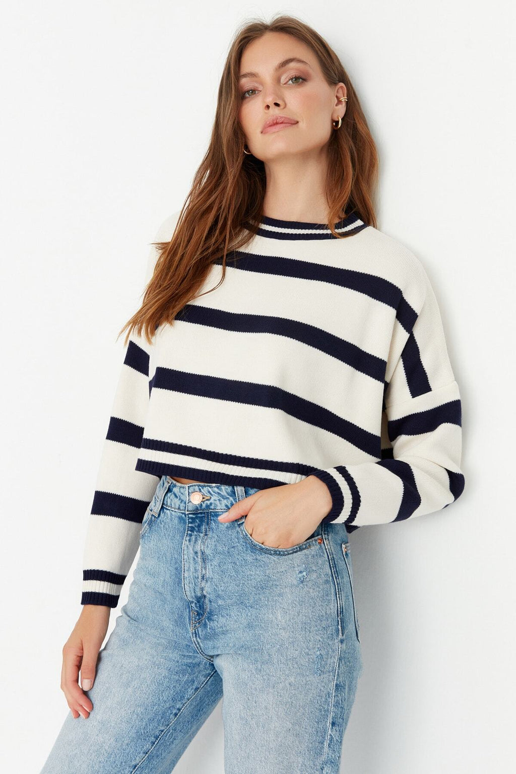 Trendyolmilla Lacivert Crop Çizgili Triko Kazak TWOAW23KZ00205