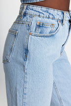 Trendyolmilla Açık Mavi Yüksek Bel Düz Kesim Straight %100 Pamuk Non-Stretch Jeans TWOSS23JE00089