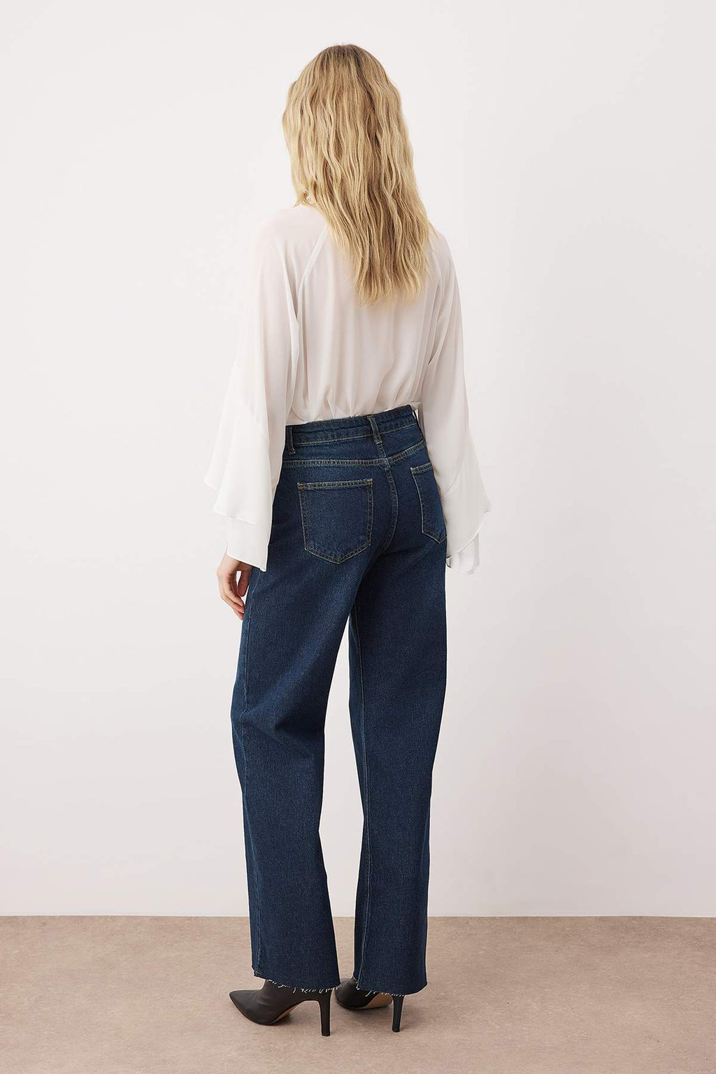Trendyolmilla Koyu Mavi Yüksek Bel Comfort Paçası Kesikli Wide Leg Palazzo Jeans TWOAW26JE00081