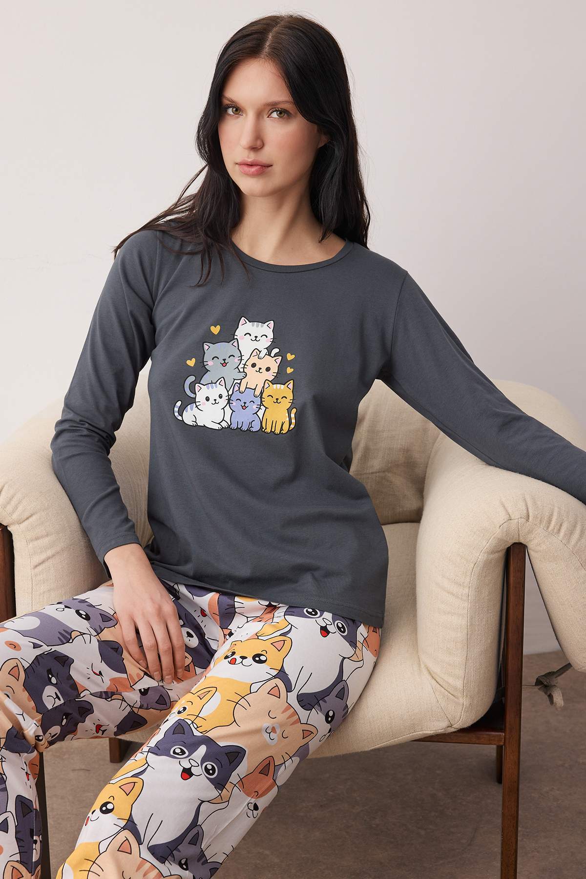 Antrasit Kedi Desenli Pamuklu Likralı Yumuşak Tuşe Örme Pijama Takımı THMAW26PT00167