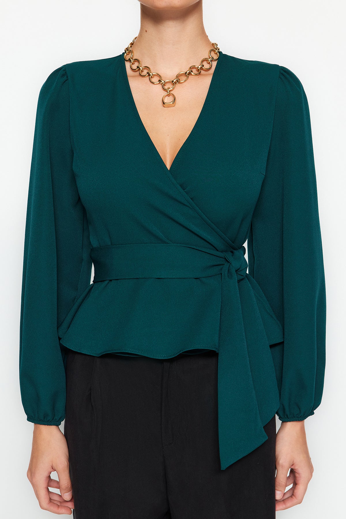 Trendyolmilla Ekru Kruvaze Bağlama Detaylı Dokuma Dokuma Bluz TWOAW20BZ1089