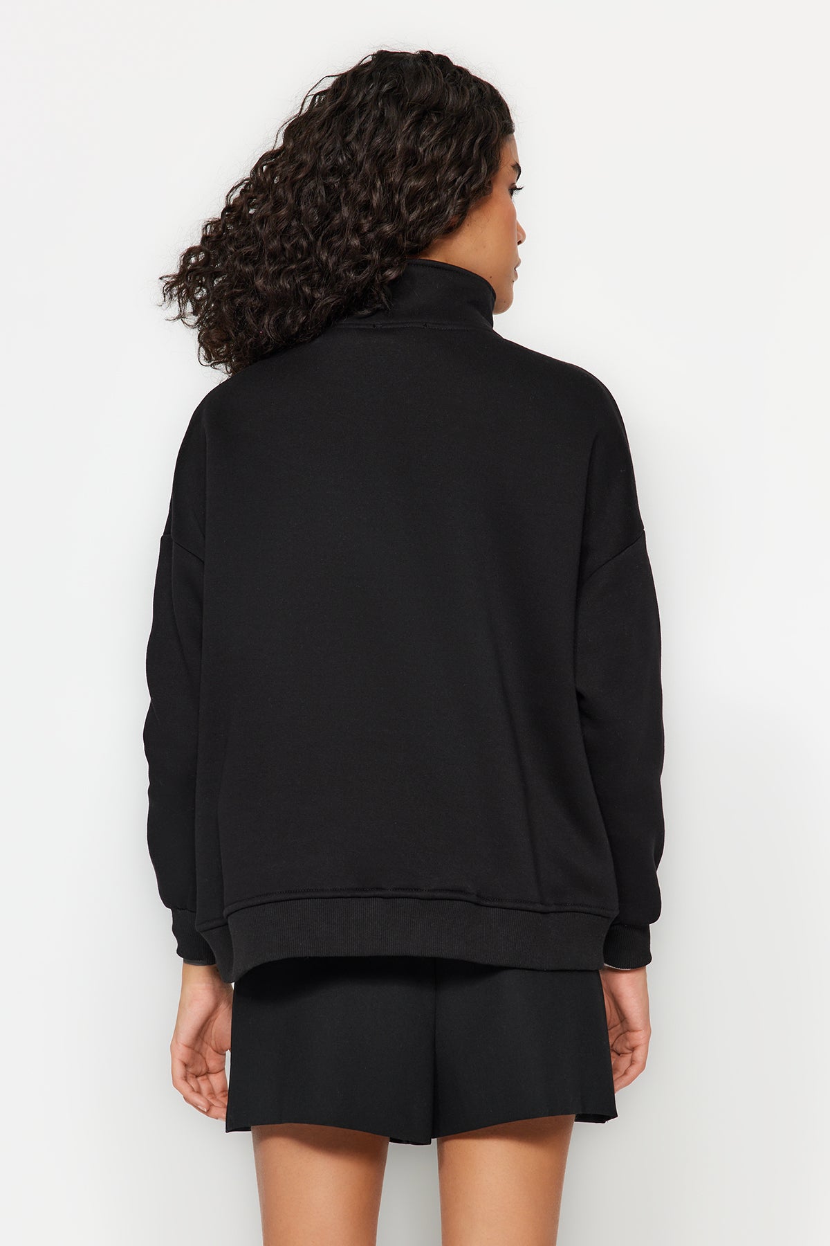 Siyah Oversize/Geniş Kalıp Yarım Fermuarlı Kalın İçi Polarlı Örme Sweatshirt TWOAW24SW00416