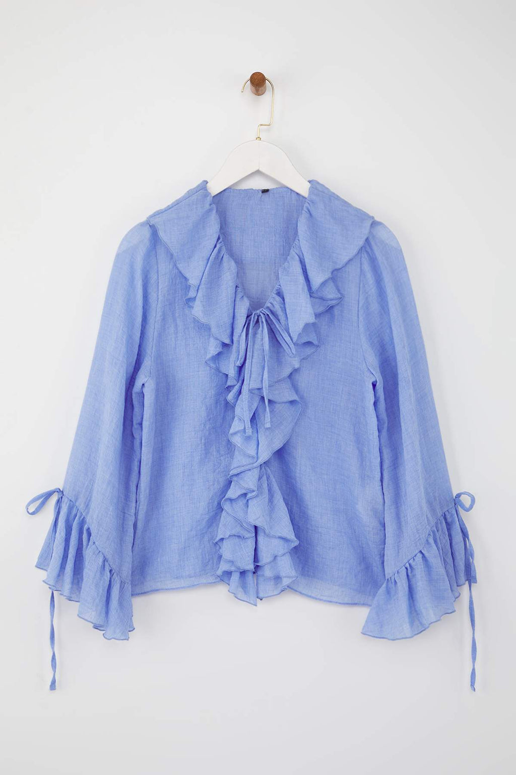 Trendyolmilla Gri Fırfırlı Bohem İnce Pamuklu Kumaş Uzun Kol Dokuma Bluz TWOSS25BZ00551