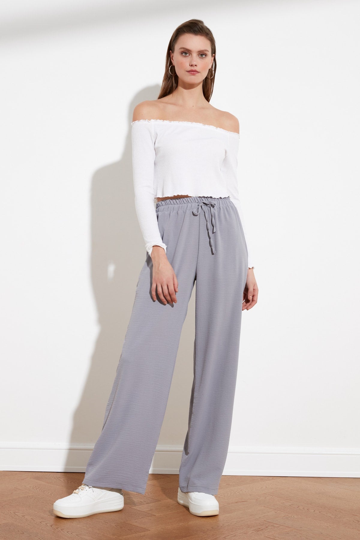 Gri Beli Lastikli Wide Leg/Geniş Paça Dokuma Pantolon TWOSS21PL0248 Main image