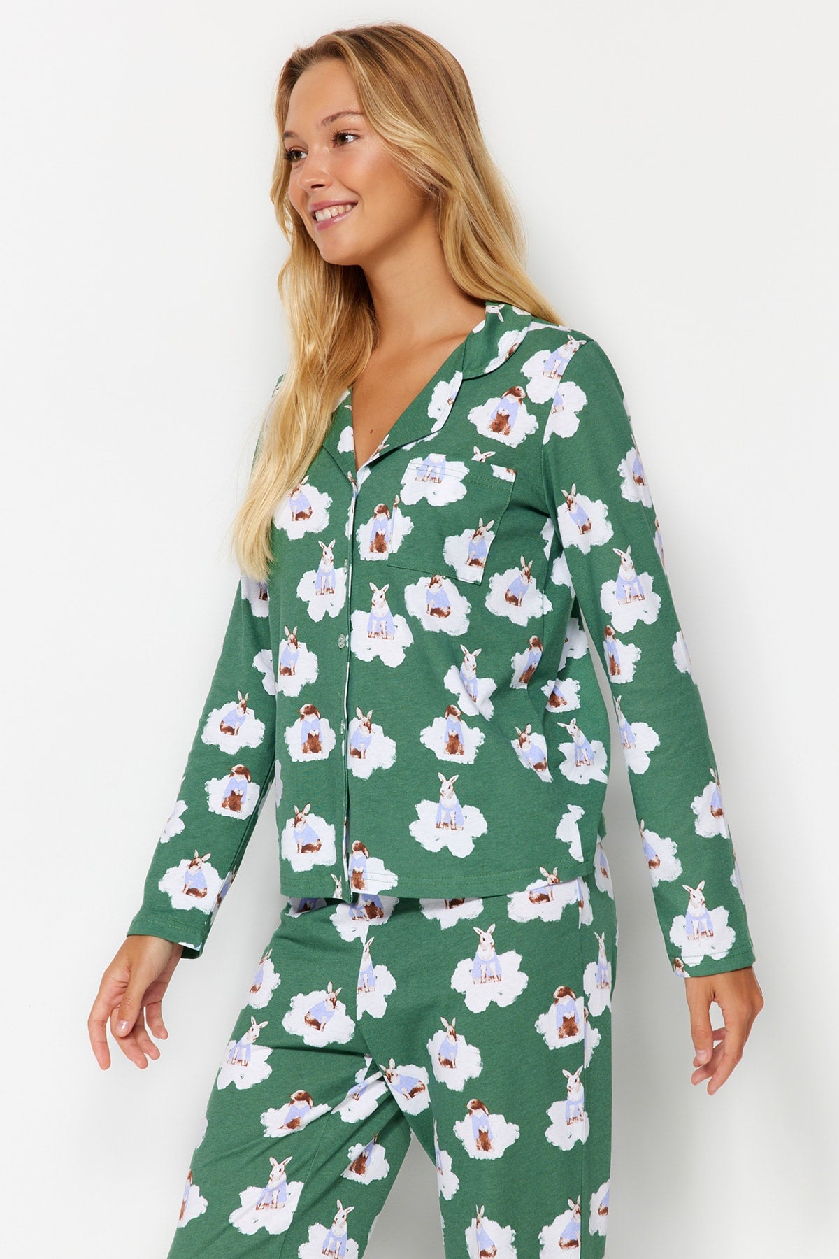Trendyolmilla Koyu Yeşil %100 Pamuklu Tavşan Desenli Gömlek-Pantolon Örme Pijama Takımı THMAW24PT00002 Secondary image