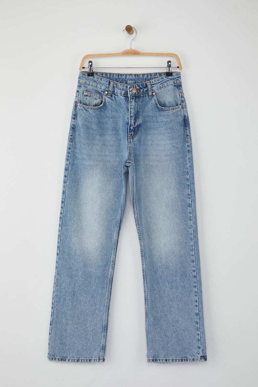 Trendyolmilla Açık Mavi Yüksek Bel Rahat Straight Düz Kesim Boru Paça Jeans TWOAW26JE00063